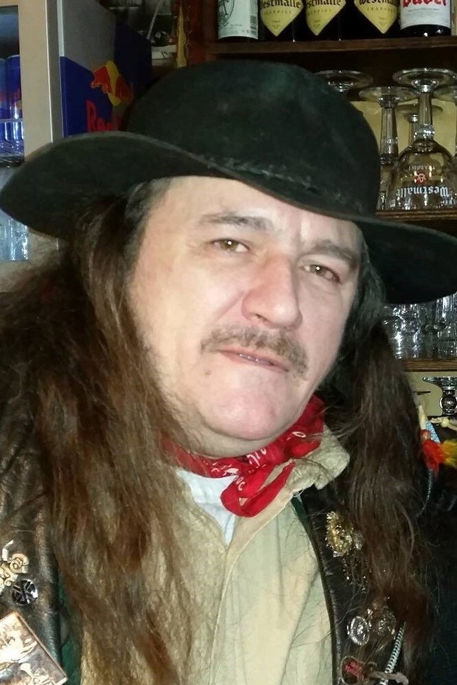 Франсис Сутанс