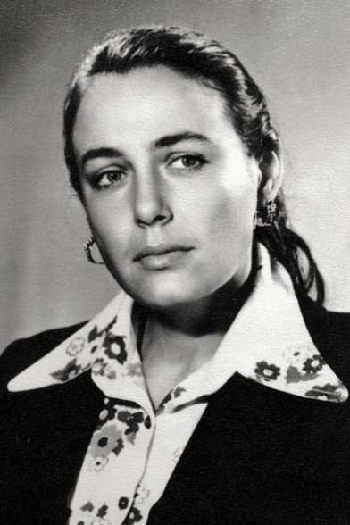 Попова, Нина Георгиевна