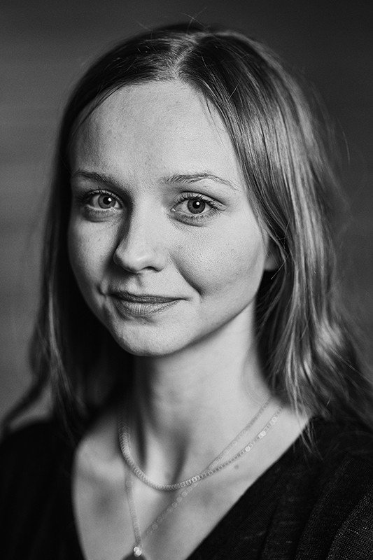 Анна Остром
