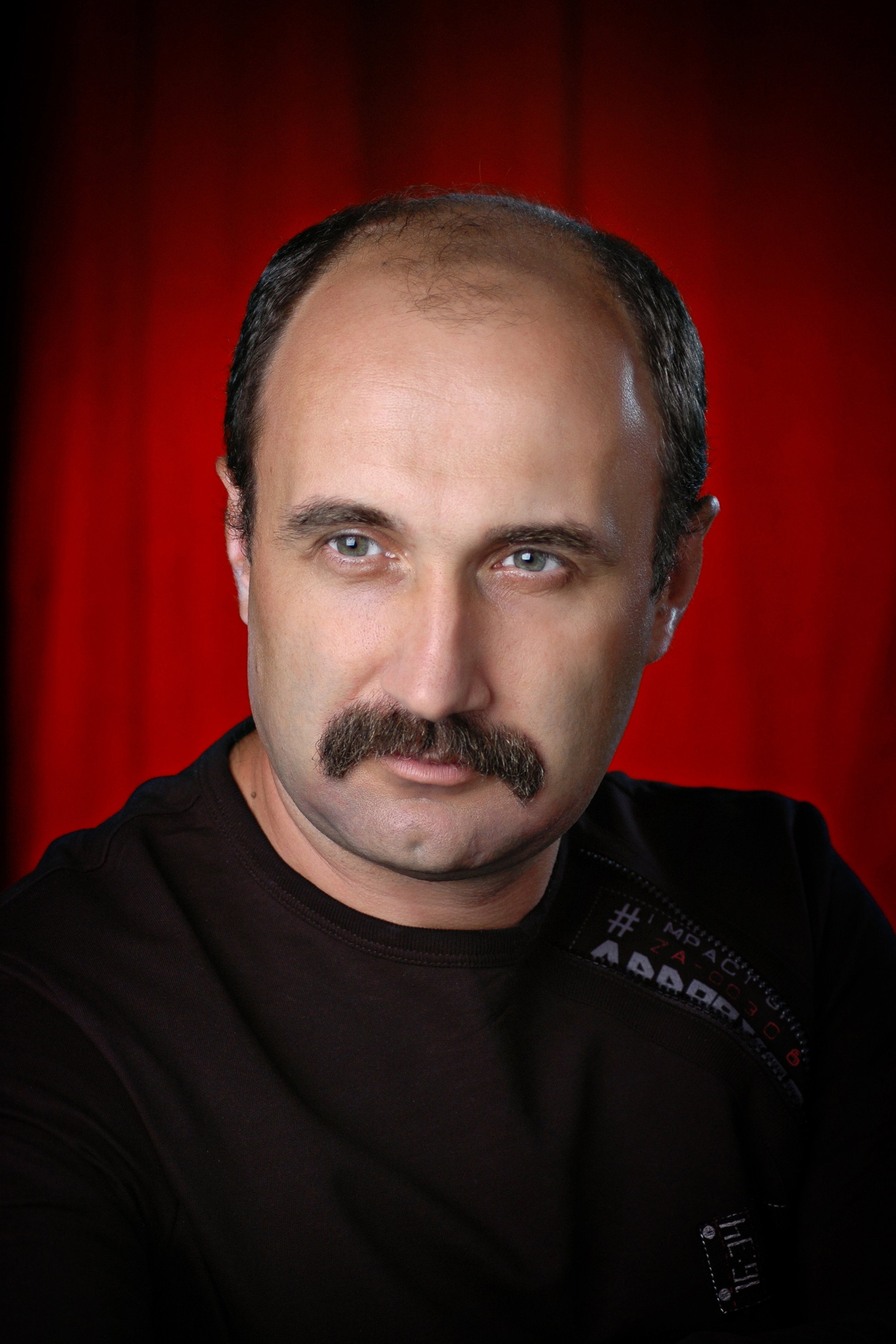 Виорел Корнеску