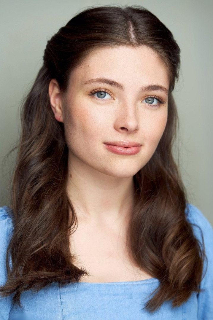 Лиззи Ценикола