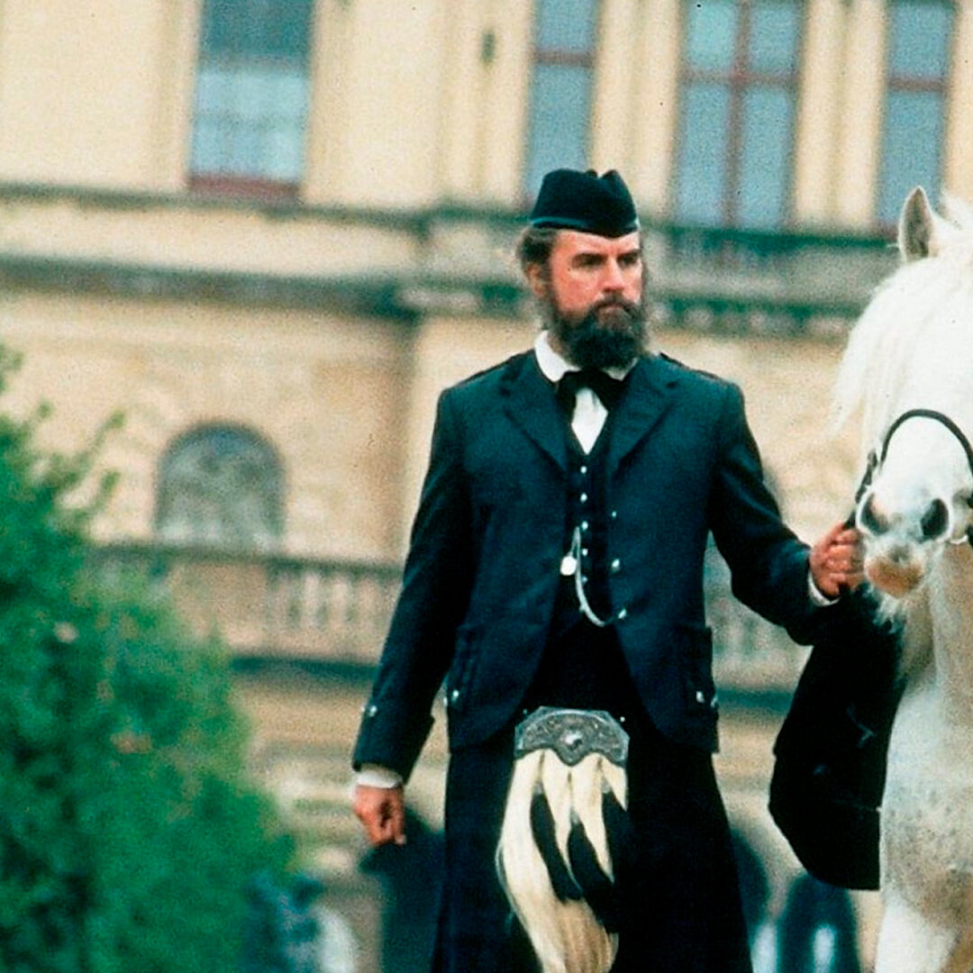 Её величество Миссис Браун