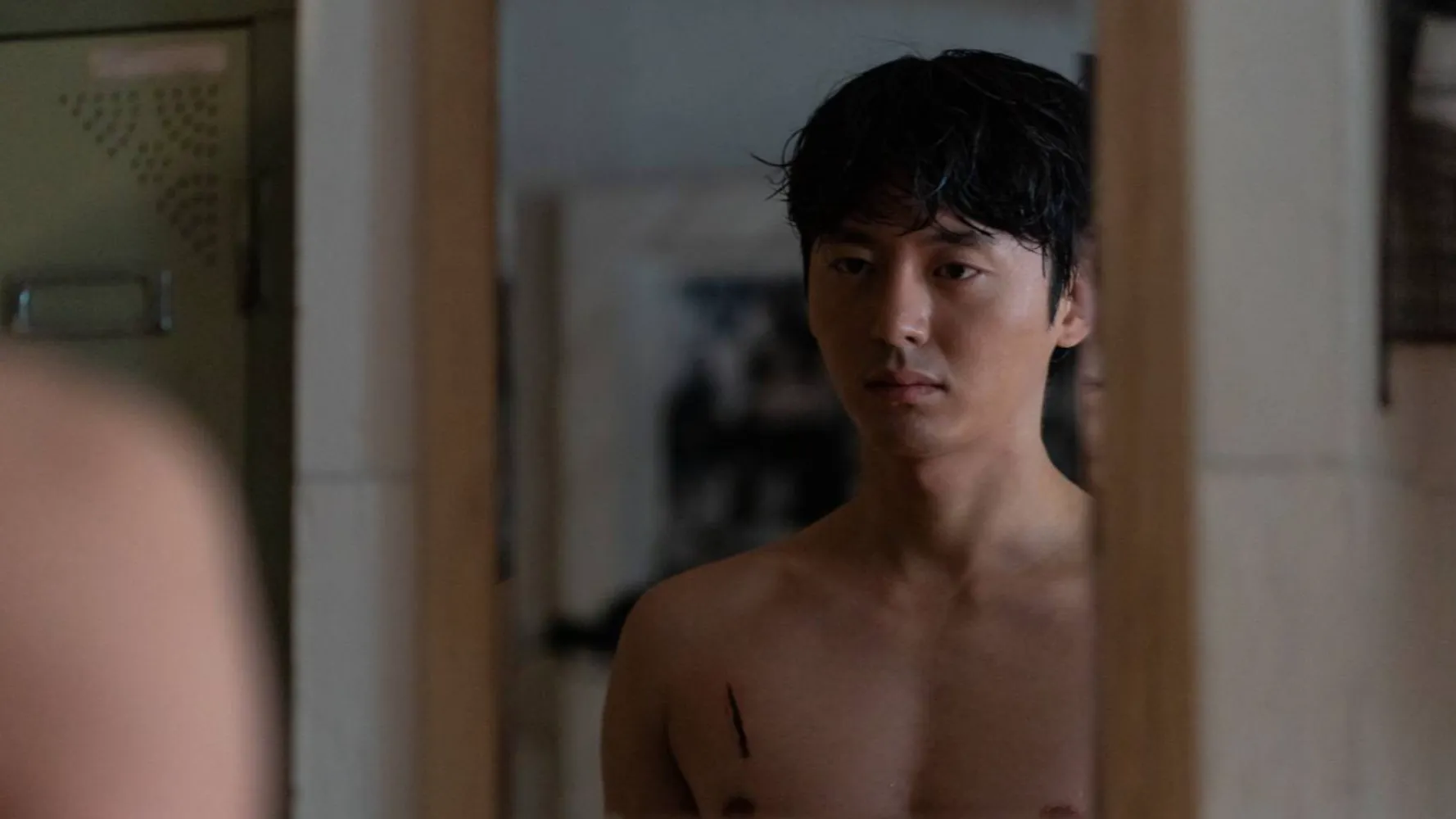 Под твоей кроватью